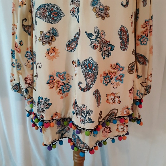 Entro Pom Pom Trim Top - Picture 3 of 8